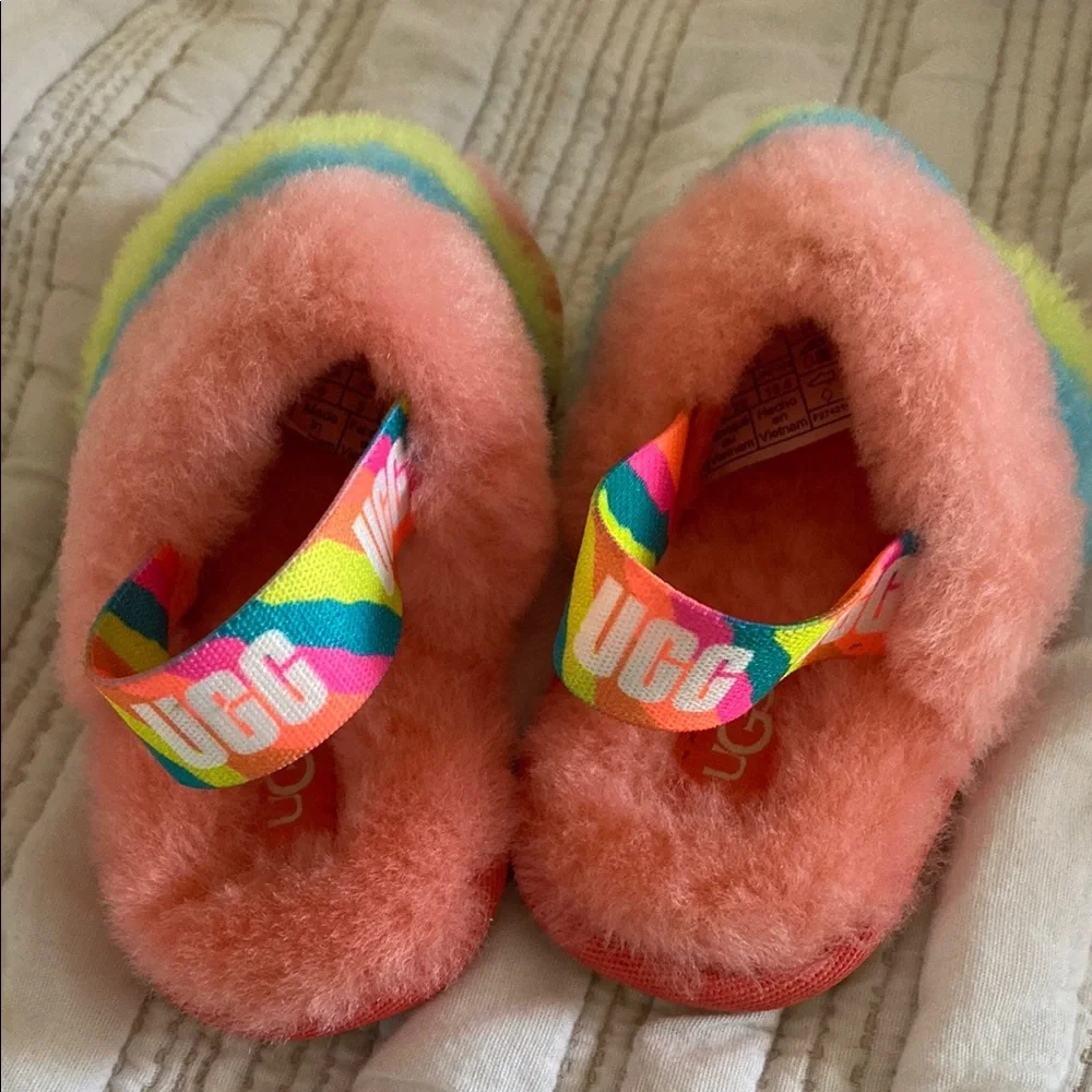 UGG Kids' Fluffy Rainbow Sandals - Picture 3 of 4